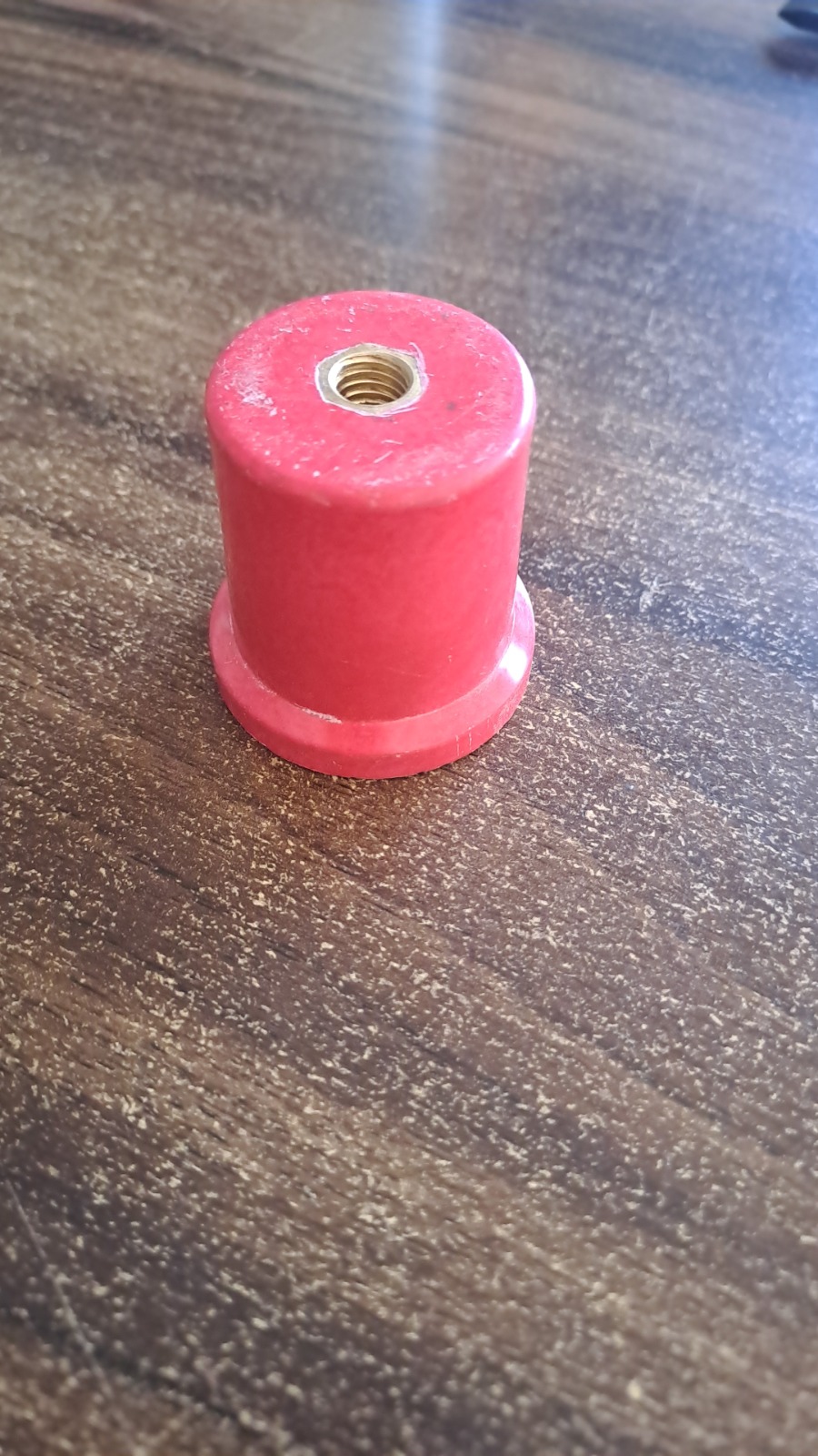 Round insulator